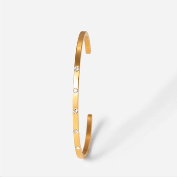18K Gold Plated Opening Cubic Zirconia Bangle - Picture 5 of 13